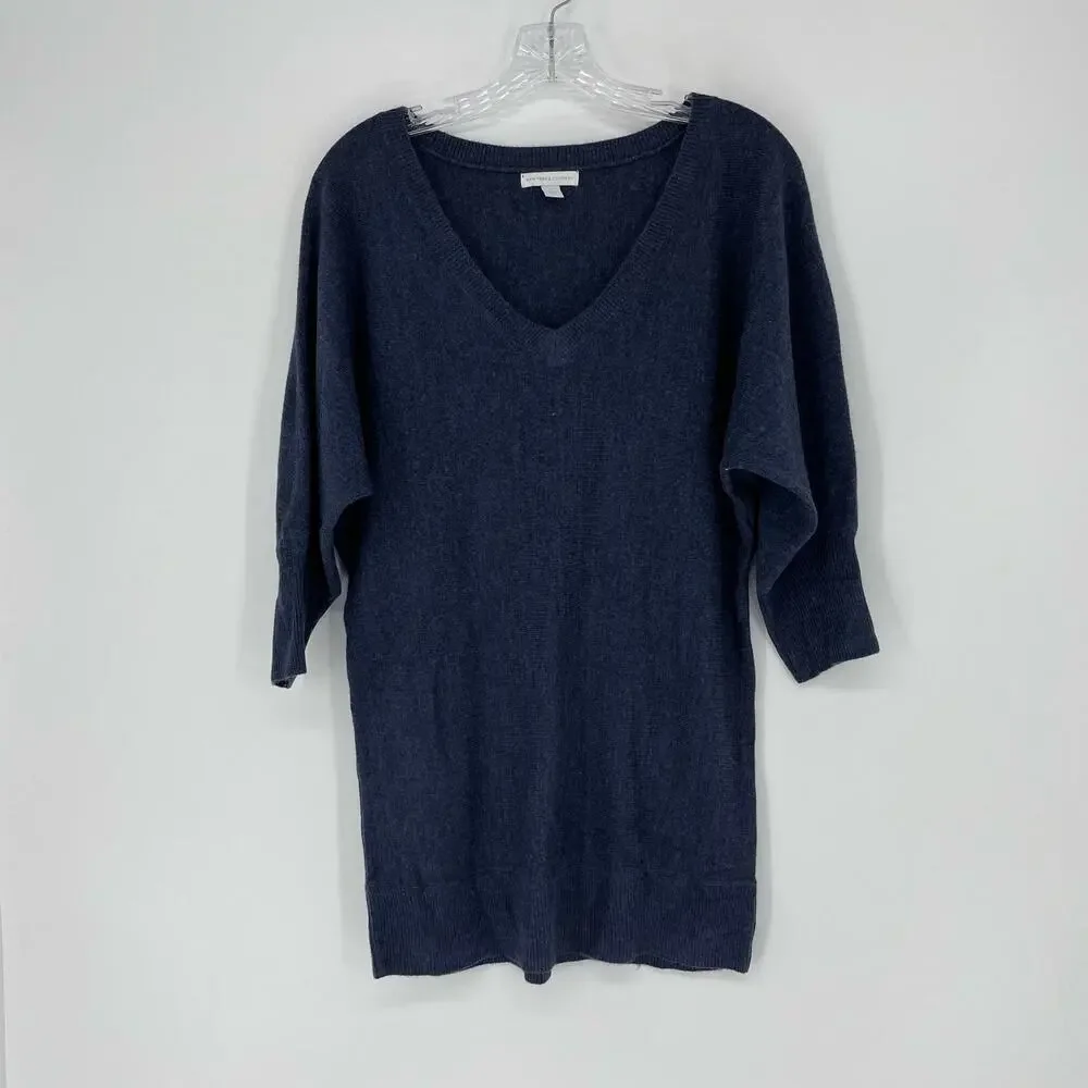 New York & Company V-Neck Blue Sweater Size XS